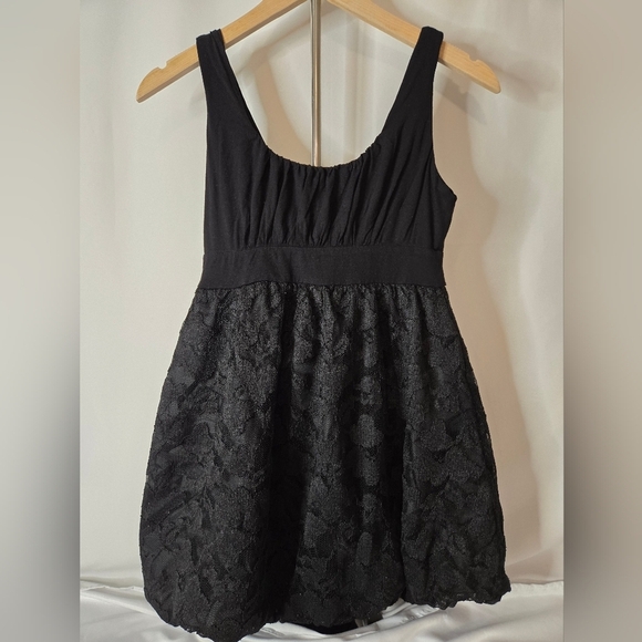 XXI Black Lace Skater Dress Size Small – Elegant Fit & Flare Style - Picture 6 of 6